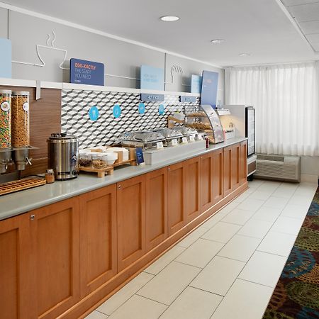 Holiday Inn Express Romulus / Detroit Airport By Ihg Bagian luar foto