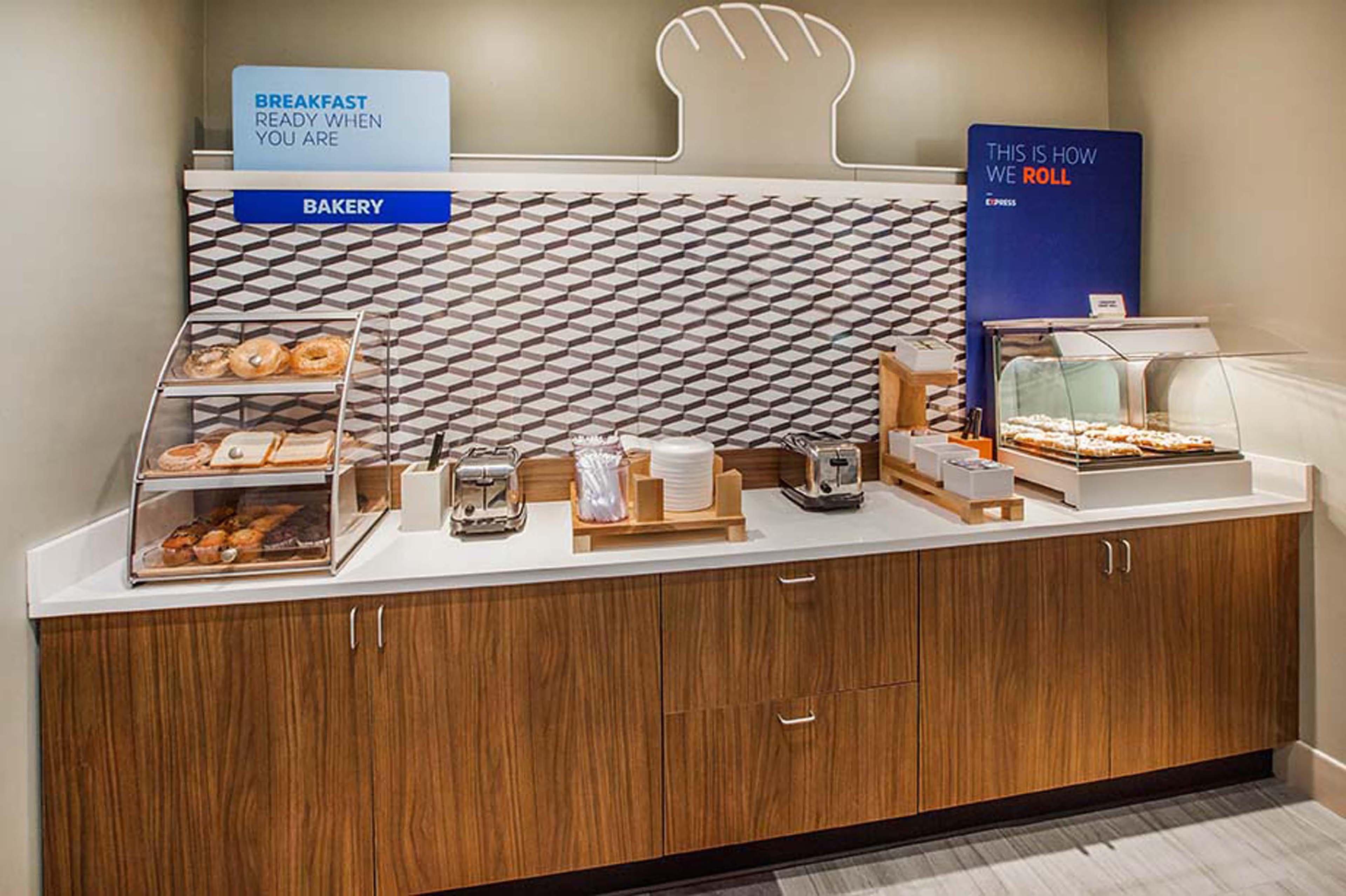 Holiday Inn Express Romulus / Detroit Airport By Ihg Bagian luar foto